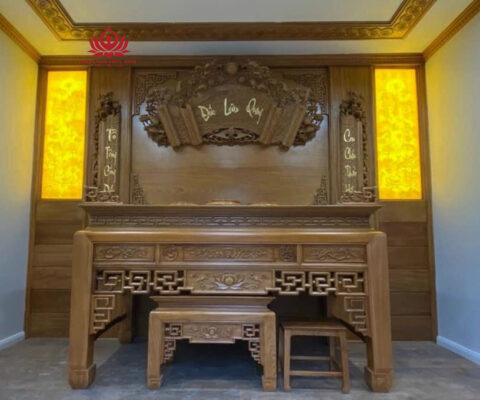 Bàn thờ kết hợp câu đối