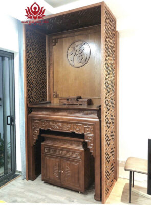 vách ngăn bàn thờ chung cư đẹp