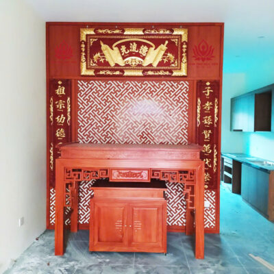 Có Nên Dùng Vách Ngăn Gỗ Cho Khu Vực Bàn Thờ? Phân Tích Ưu Nhược Điểm
